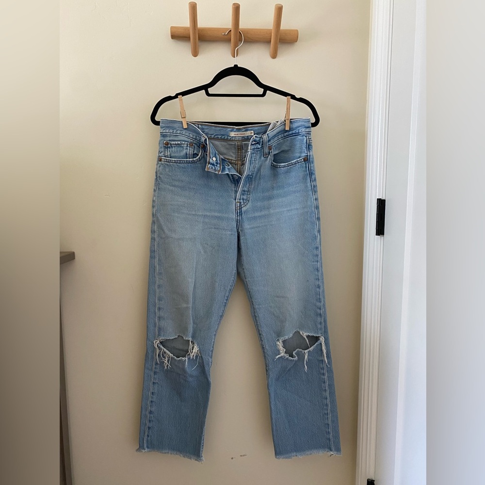 Levi’s Wedgie Straight jeans. Size W29 L28.